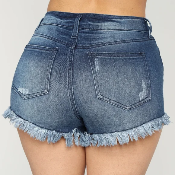 Fashion nova Denim shorts (9) - Picture 2 of 7
